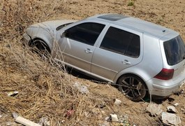Condutor perde controle de carro após ser fechado por caminhão na AL-220, em Arapiraca