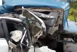 Homem morre após grave colisão entre carro e caminhão no Sertão alagoano
