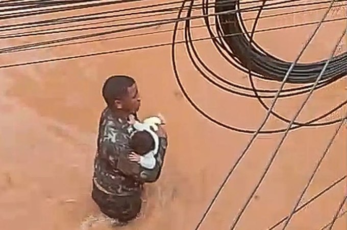 Ex-soldado salva criança de inundação em Juiz de Fora