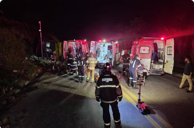 Cinco pessoas, incluindo bebê, morrem em acidente com ônibus que saiu de Arapiraca