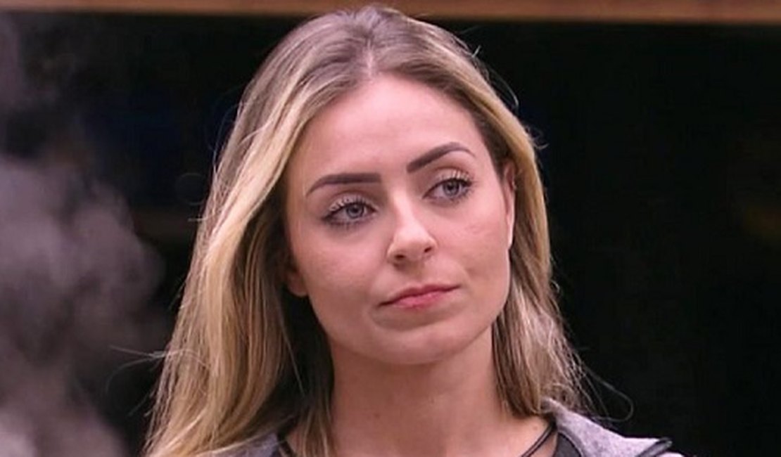 Campeã do BBB 19, Paula fica em silêncio durante depoimento sobre intolerância religiosa