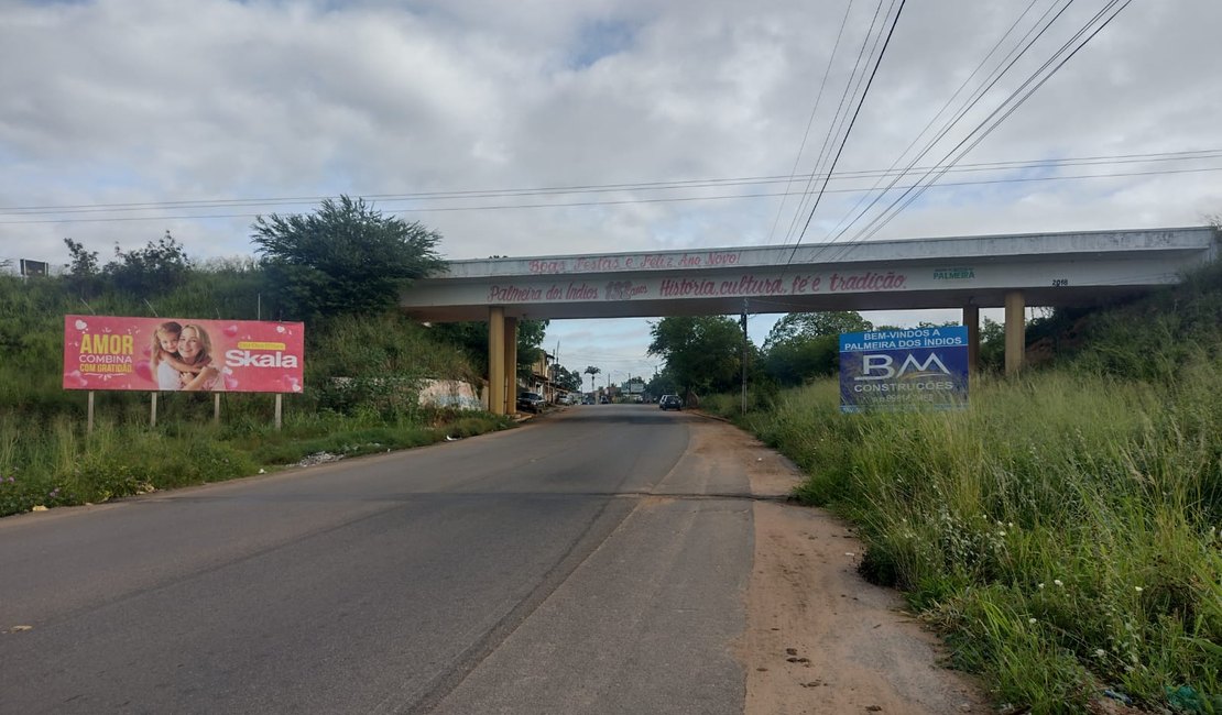 Motociclista fica ferido após acidente envolvendo carro e moto na BR 316, em Palmeira dos Índios