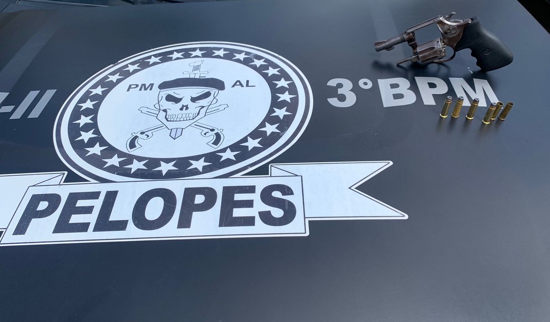 Adolescente armado tenta fugir e é apreendido por policiais do 3° Batalhão no Manoel Teles