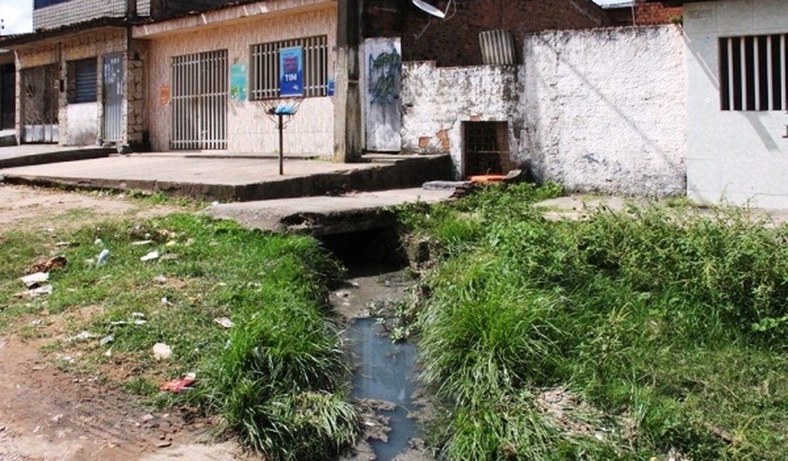 Ausência de saneamento básico deixa aquíferos de Alagoas em risco, diz estudo