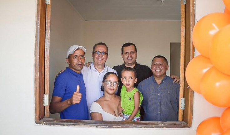 Prefeitura entrega obras e realiza sonho da casa própria para famílias craibenses