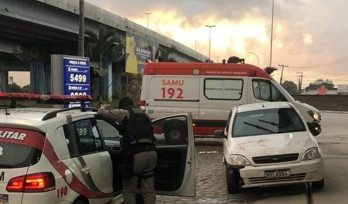 Motorista é esfaqueado e dirige até posto para pedir socorro, em Rio Largo