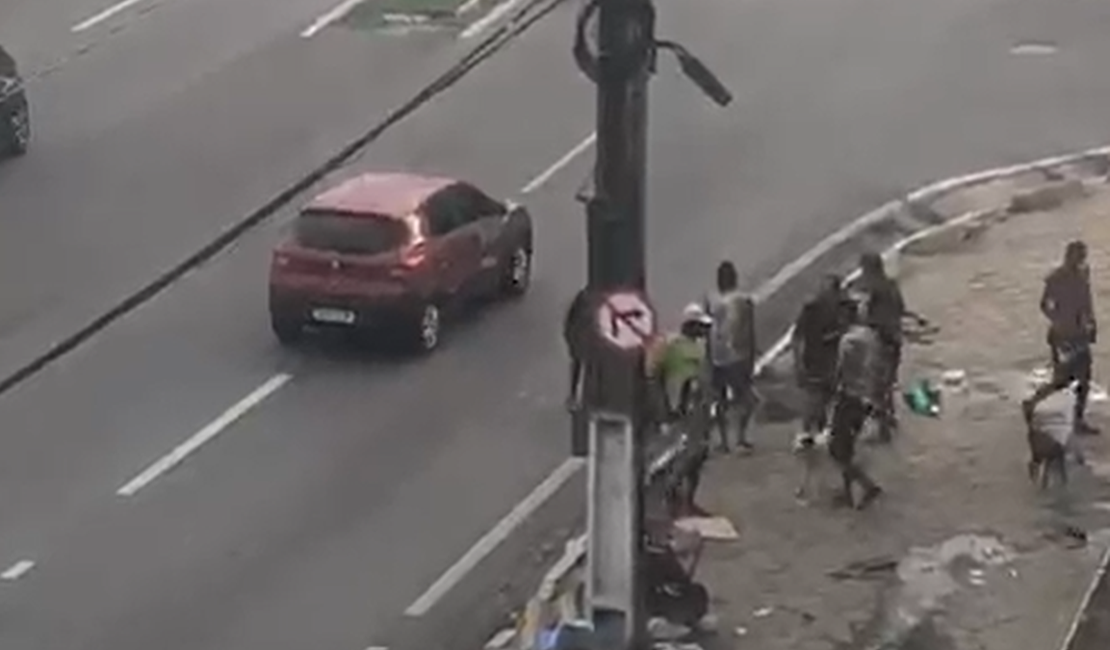 Mulher trans é agredida por grupo no Centro de Maceió; Polícia Civil investigará casos de violência