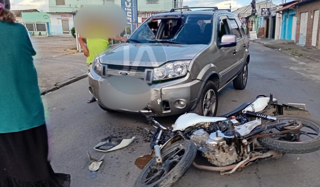 Motociclista fica ferido após colidir de frente com carro em Arapiraca
