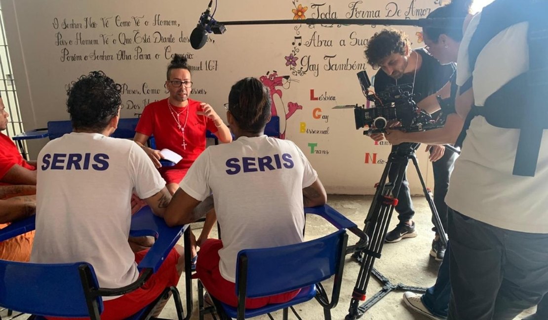 Documentário sobre 'Livros que Libertam' estreia nesta quarta, na Bienal do Livro