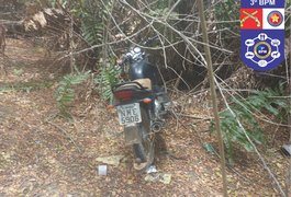 RP do 3º BPM recupera motocicleta com queixa de roubo abandonada, em Arapiraca