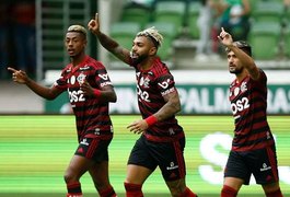 Com facilidade, Flamengo vence Palmeiras por 3 a 1