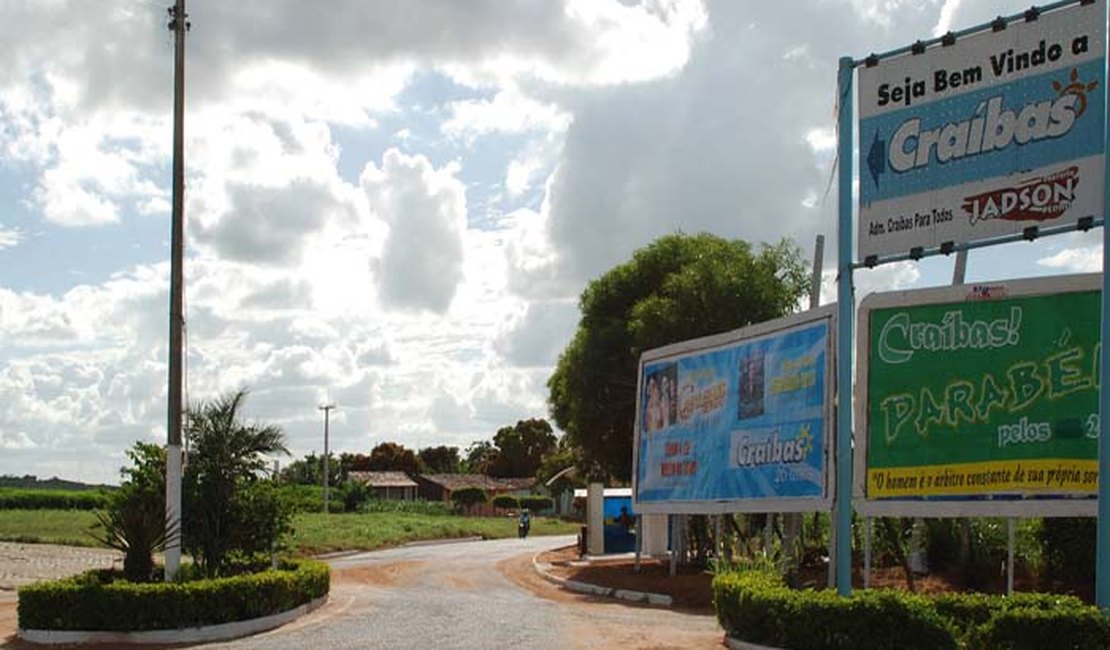 Criminosos fortemente armados invadem escola e roubam computadores, em Craíbas