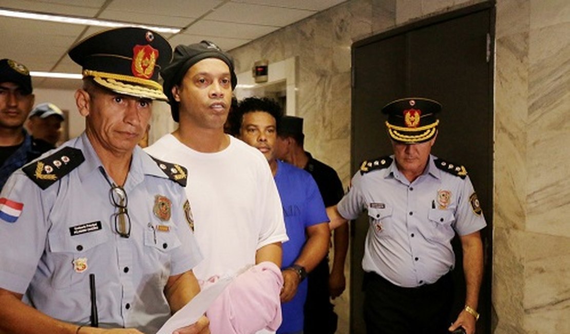 Há suspeitas de que Ronaldinho Gaúcho e Assis cometeram outros crimes