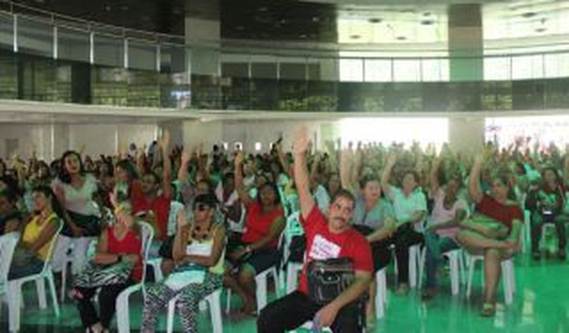 Quase 5 mil professores e militares devem se aposentar até 2018