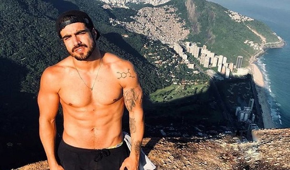 Caio Castro admite que já ficou excitado contracenando com atriz