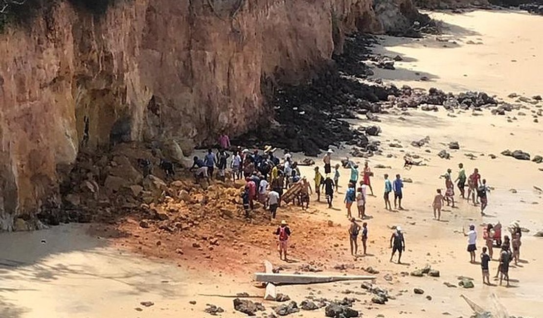 Mãe tentou proteger o filho em desabamento de falésia em Pipa e morreu abraçada a ele, diz testemunha