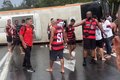 Ônibus com torcedores do Flamengo capota a caminho de Buenos Aires ﻿e deixa ﻿46 feridos