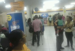 Clientes dos Correios de Arapiraca continuam reclamando da espera na fila e descaso