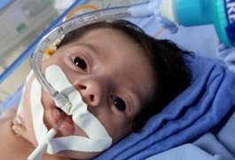 Pais cobram respostas sobre caso de criança que está há quase 10 meses na UTI de hospitais