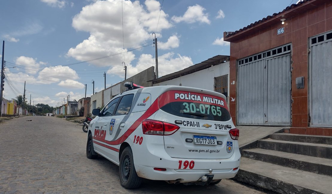 Após reportagem de carro abandonado, família encontra homem assassinado em Arapiraca