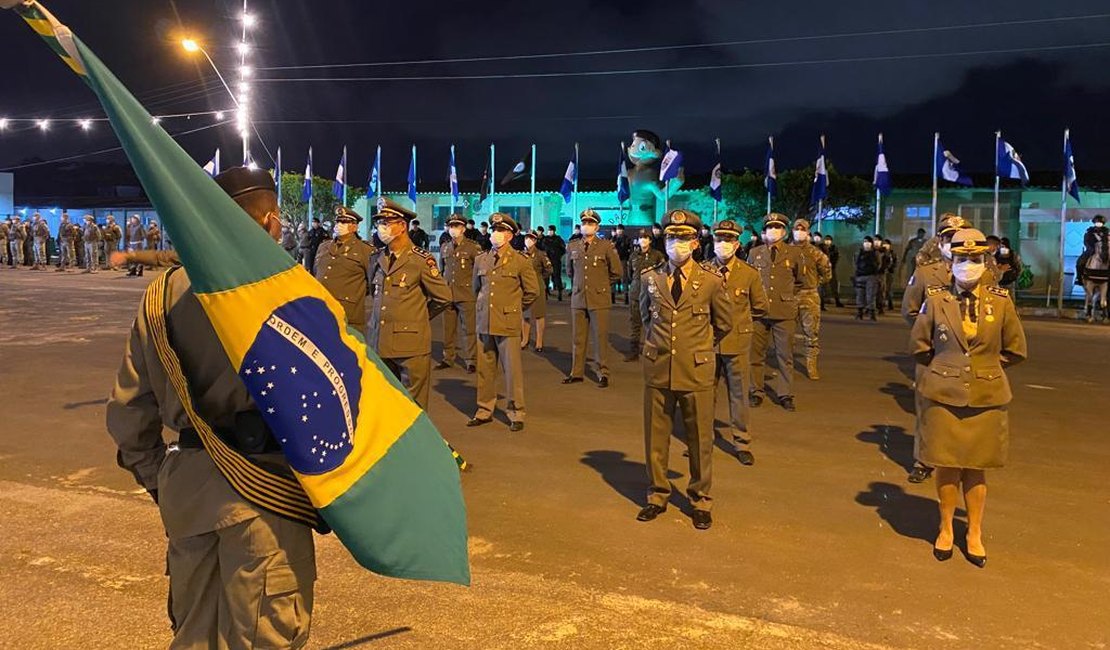 190 anos da PM de Alagoas são comemorados com promoções e outorgas de medalhas