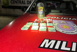 Força Tática do 4° BPM prende homem com drogas e R$ 8 mil em espécie no Clima Bom