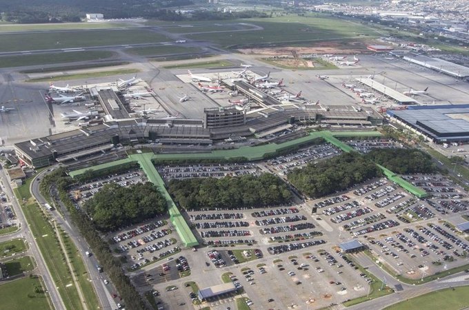 Pane em comunicação e voos suspensos: o que se sabe sobre o apagão nos aeroportos de SP