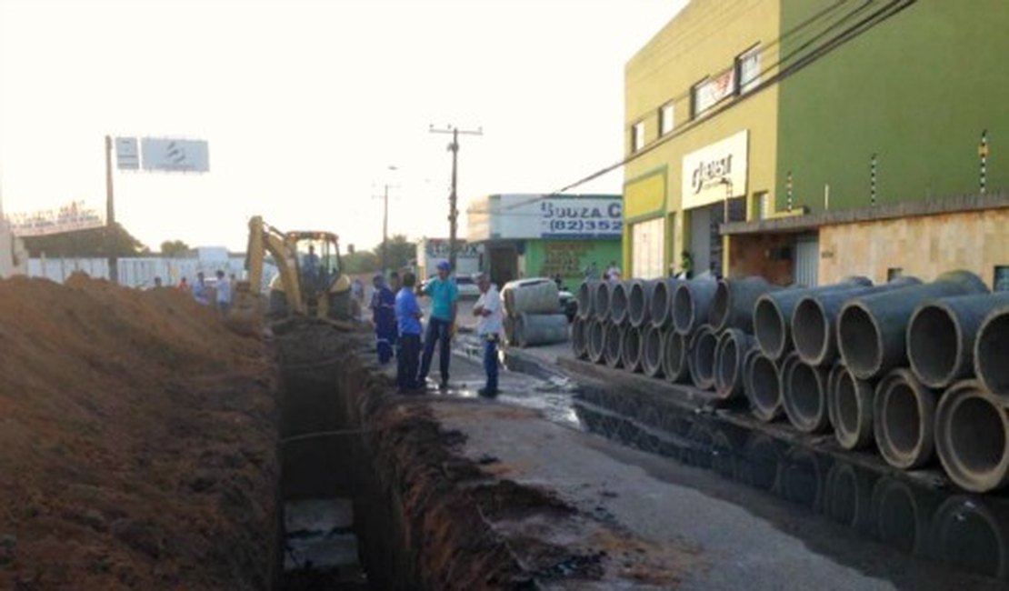 Prefeitura inicia recuperação da Rua Expedicionários Brasileiros