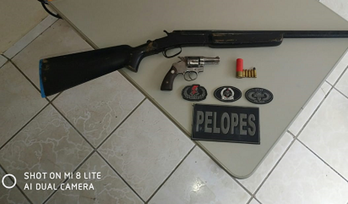 Denúncia anônima termina com menor e armas apreendidos no Agreste
