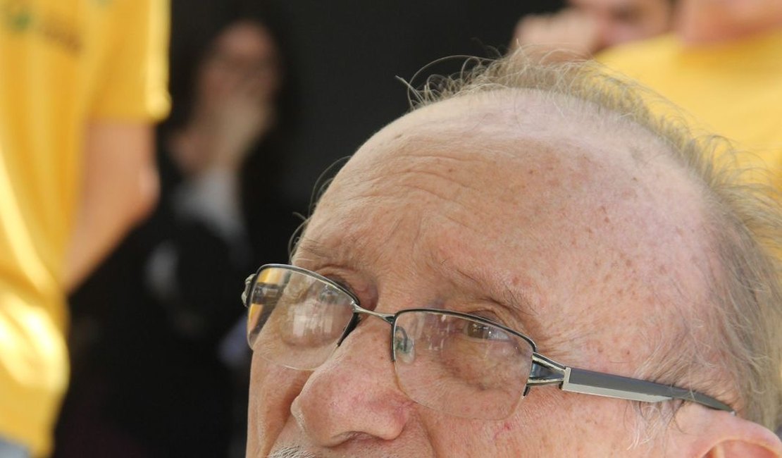 Velório de historiador Zezito Guedes acontece no museu que leva seu nome, em Arapiraca