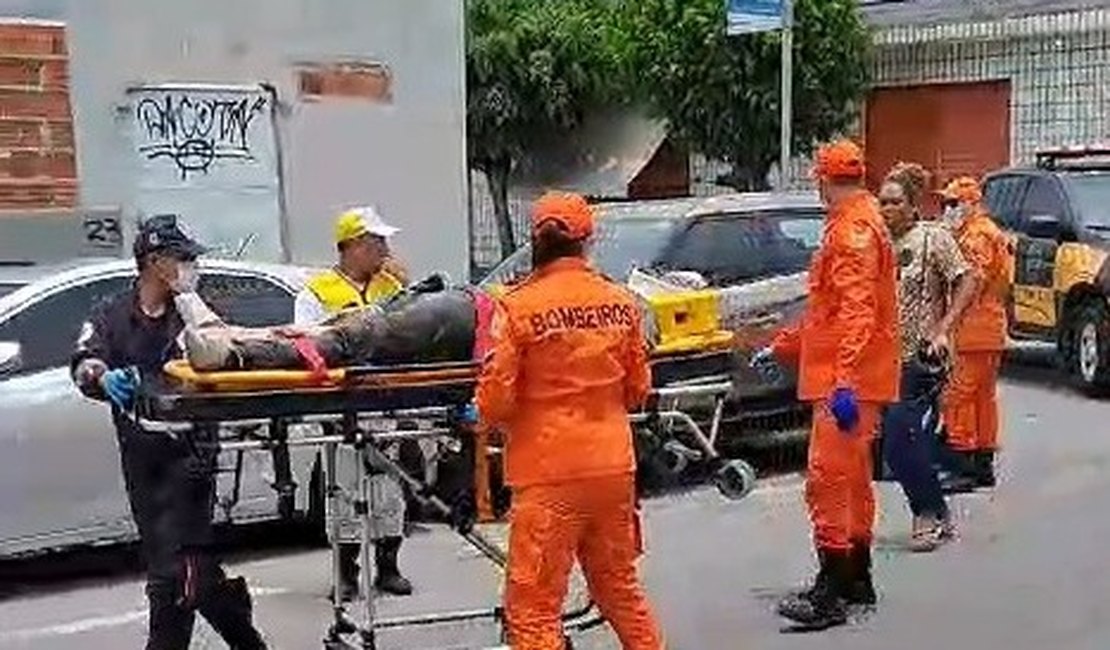 Acidente envolvendo 4 veículos deixa duas pessoas feridas, em Maceió