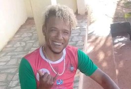 Condutor de motocicleta morre após ter veículo atingido na traseira por caminhão na zona rural de Arapiraca