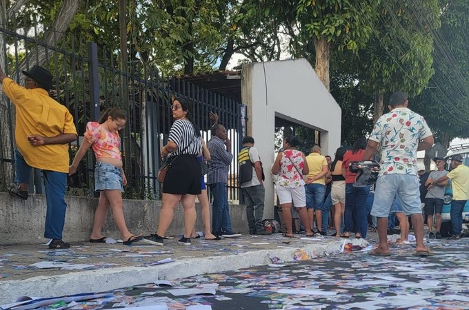 Exercício da cidadania: Grande número de eleitores comparece cedo às urnas no primeiro turno em Arapiraca; assista