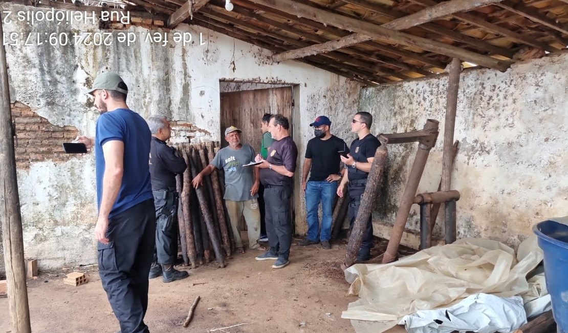 Trabalhadores resgatados em situação análoga à escravidão em Arapiraca e Murici só recebiam cerca de R$ 200 por mês