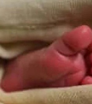 Bebê prematuro que foi encontrado em caixa de sapatos morre em hospital de Arapiraca
