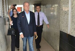 Ex-ministro José Dirceu se entrega e volta à Penitenciária da Papuda, em Brasília