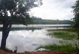 Corpo de homem é encontrado boiando em rio na zona rural de Penedo