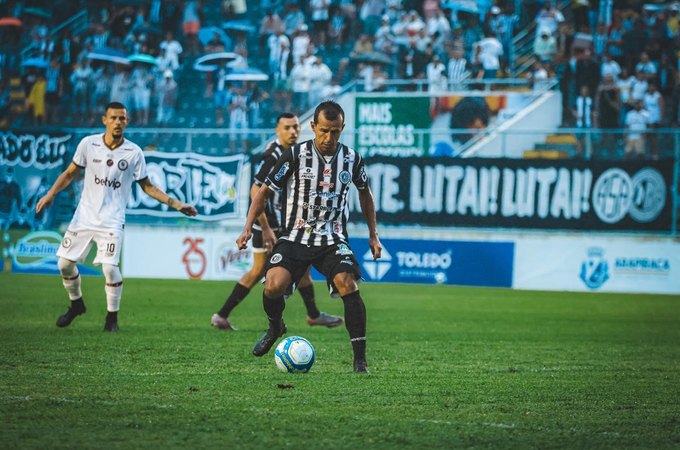 Debaixo de chuva, ASA vence Jacuipense por 1 a 0 em Arapiraca