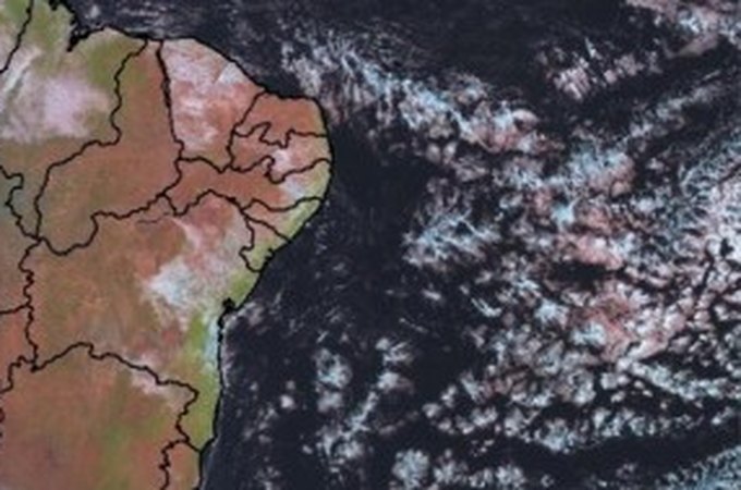 Chuvas intensas colocam Sertão, Agreste e Zona da Mata sob alerta vermelho até quarta-feira, 04