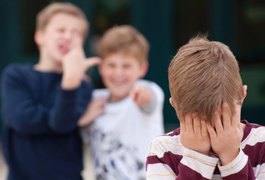 É preciso falar sobre bullying, depressão e suicídio, alertam especialistas