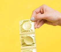 Anvisa suspende venda de lotes de preservativos após falha. Veja quais