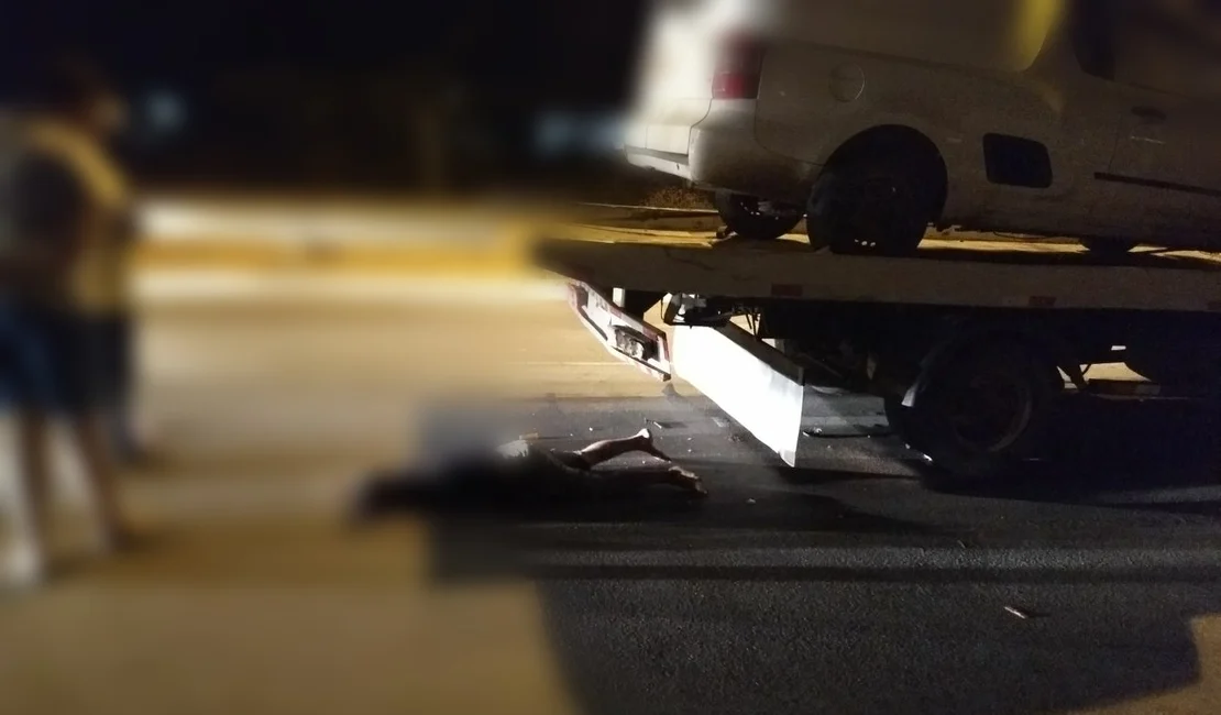 Sem capacete, motociclista morre ao colidir contra guincho em Arapiraca