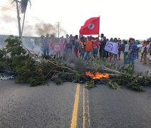 Vídeo. Greve geral: manifestantes fecham rodovia em frente à Ufal- Arapiraca