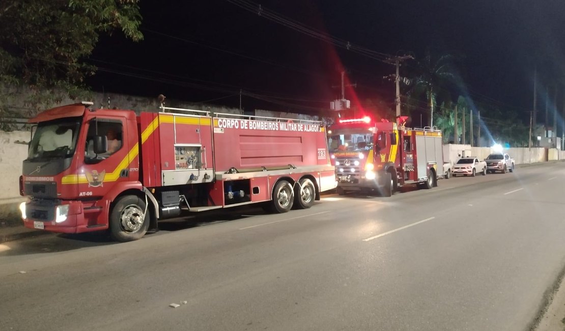 Fogo em lixo mobiliza Corpo de Bombeiros em Arapiraca