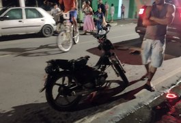 Motorista atinge cinquentinha estacionada logo após acidente na mesma rua em Arapiraca