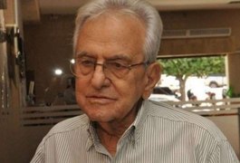 Ex-governador morre de covid-19 dentro de ambulância durante transferência para UTI