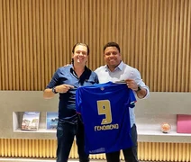 Ronaldo Fenômeno anuncia compra do Cruzeiro por R$ 400 milhões