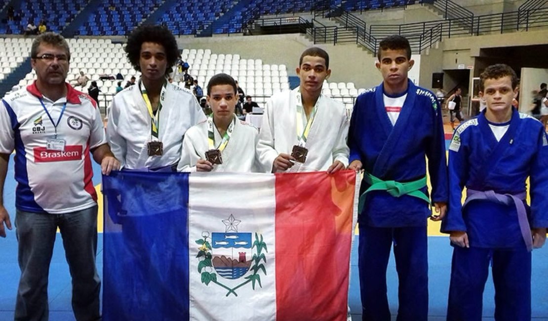 Arapiraquenses conquistam medalhas em Campeonato de Judô, em Natal-RN