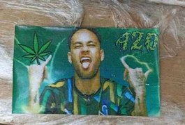 Polícia apreende  mais de 800kg de maconha com foto de Neymar