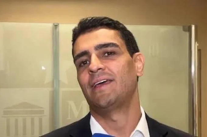 Justiça condena JHC por propaganda antecipada nas redes sociais